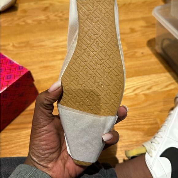 Cam Pointed Toe Flat - Picture 3 of 5